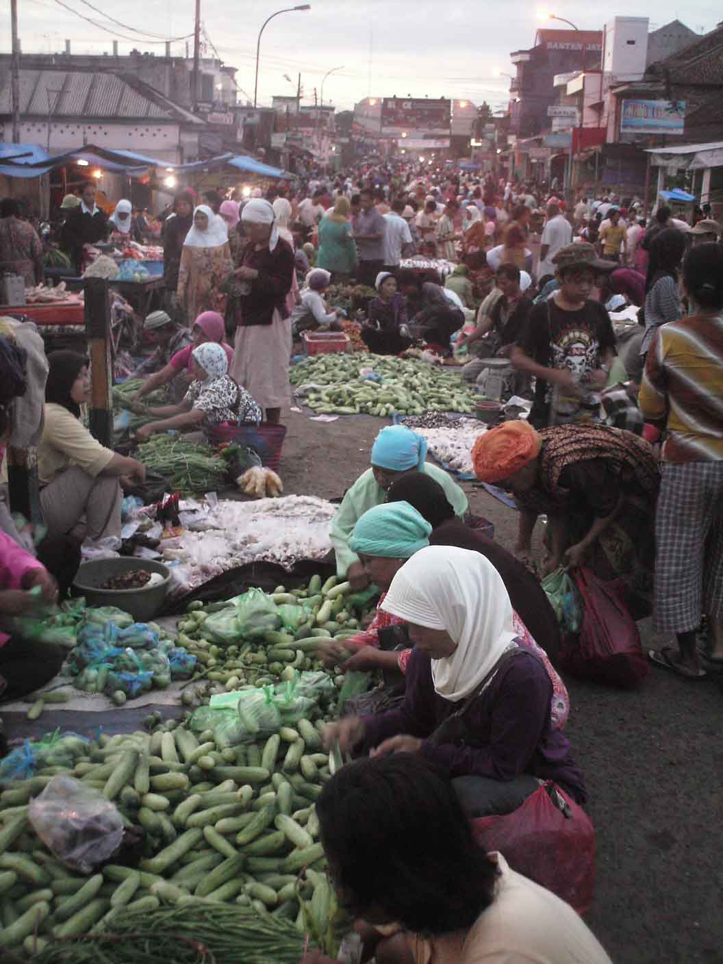 Pasar Subuh Bangkitkan Ekonomi Petani