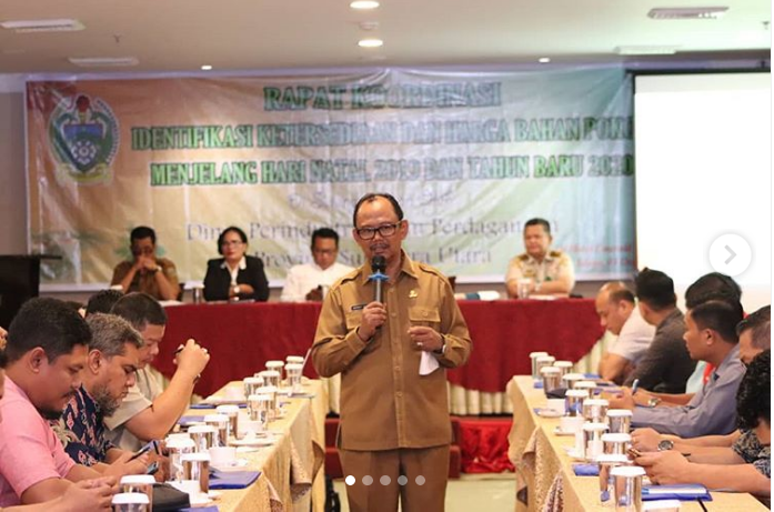 Dinas Perindustrian dan Perdagangan Provinsi Sumatera Utara melaksanakan kegiatan Rapat Koordinasi dan Identifikasi Ketersediaan Bahan Pokok di Hotel Emerald Garden